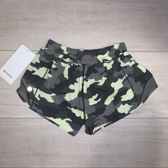 NEW Lululemon hotty hot shorts 2.5” camo - Picture 2 of 8